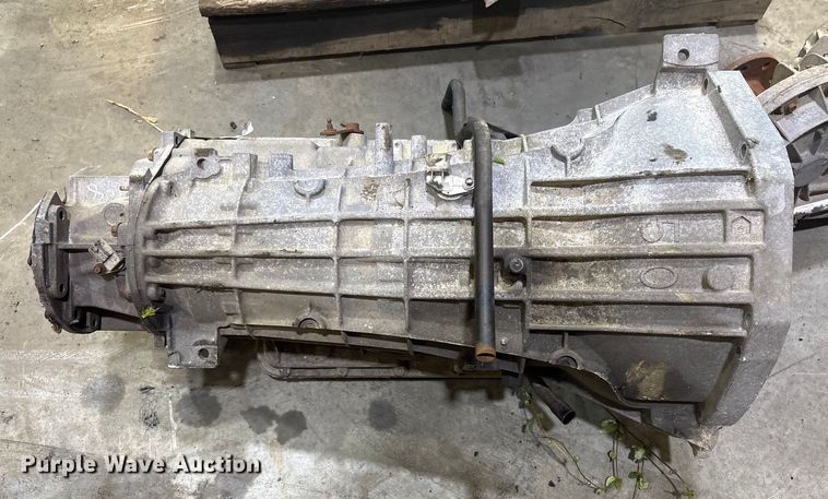 image for item EV2548 2003 International A325  engine with transmission 