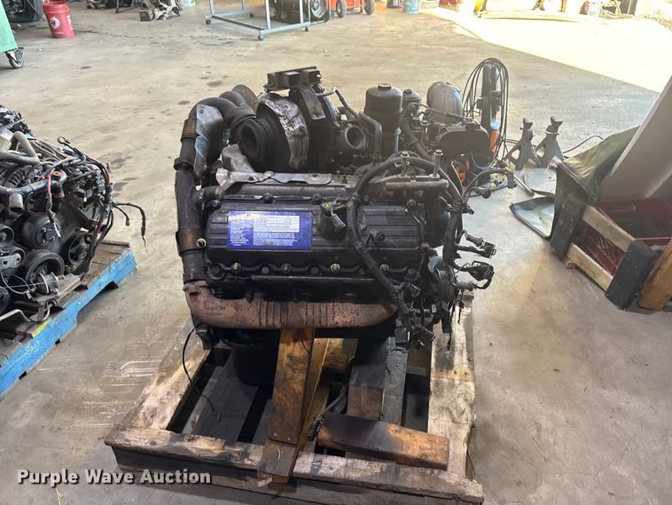image for item EV2548 2003 International A325  engine with transmission 