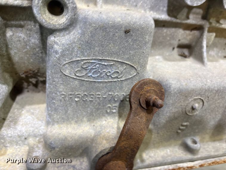 image for item EV2548 2003 International A325  engine with transmission 