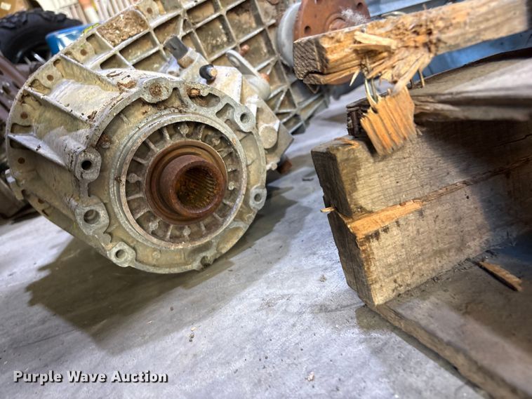 image for item EV2548 2003 International A325  engine with transmission 