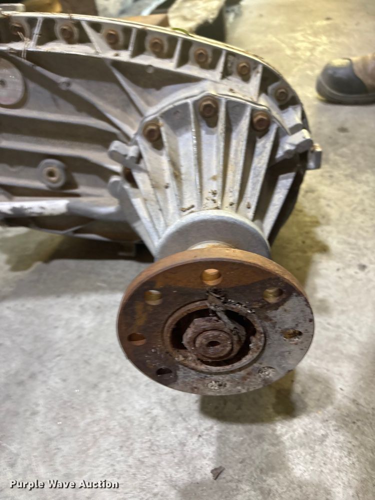 image for item EV2548 2003 International A325  engine with transmission 