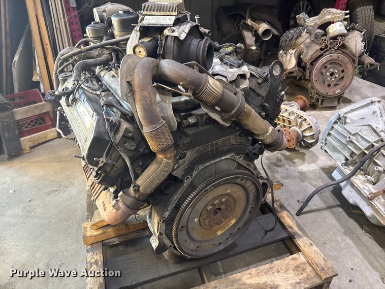 image for item EV2548 2003 International A325  engine with transmission 