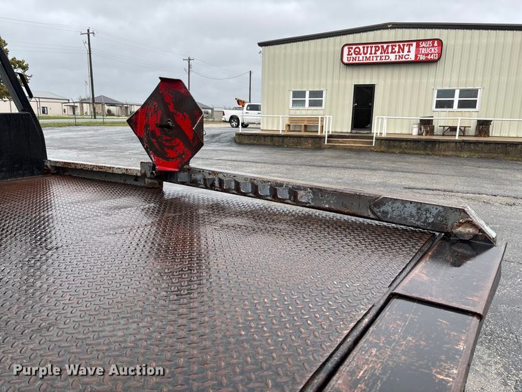 image for item EV3223 2008 Chevrolet Silverado 3500HD bale bed pickup truck