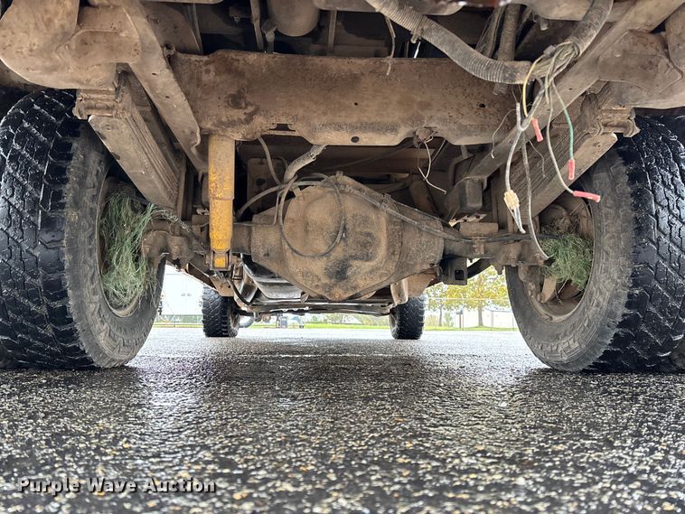 image for item EV3223 2008 Chevrolet Silverado 3500HD bale bed pickup truck