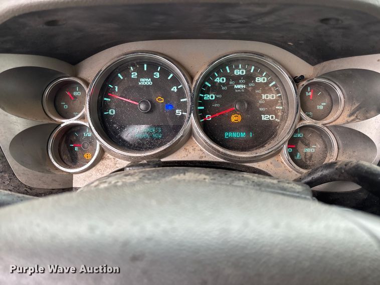 image for item EV3223 2008 Chevrolet Silverado 3500HD bale bed pickup truck