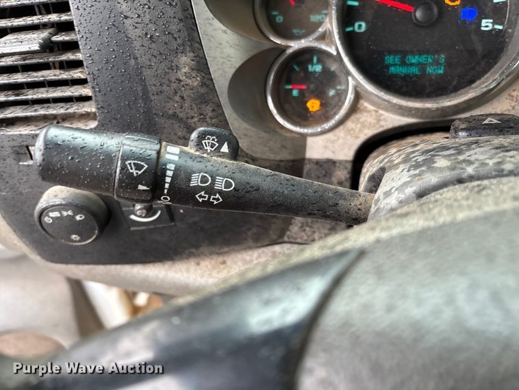 image for item EV3223 2008 Chevrolet Silverado 3500HD bale bed pickup truck