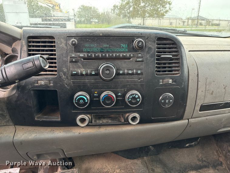 image for item EV3223 2008 Chevrolet Silverado 3500HD bale bed pickup truck