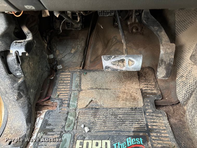 image for item EV3223 2008 Chevrolet Silverado 3500HD bale bed pickup truck