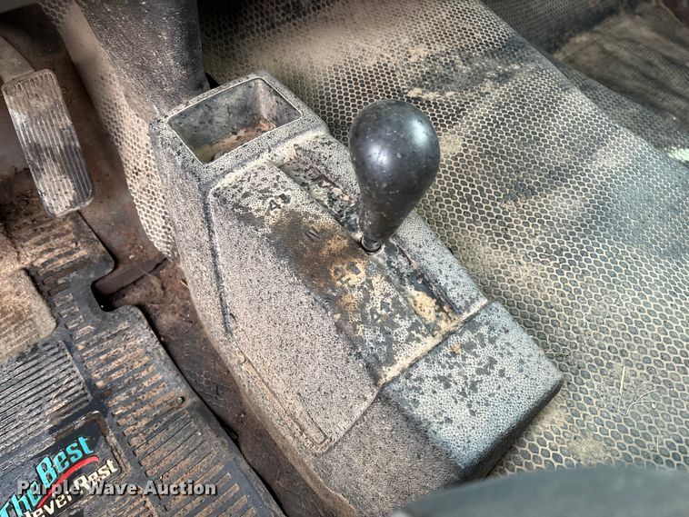 image for item EV3223 2008 Chevrolet Silverado 3500HD bale bed pickup truck