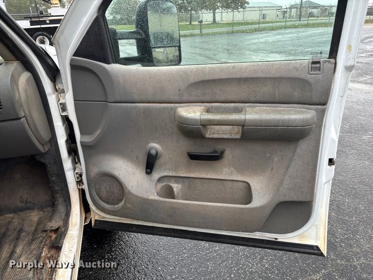 image for item EV3223 2008 Chevrolet Silverado 3500HD bale bed pickup truck