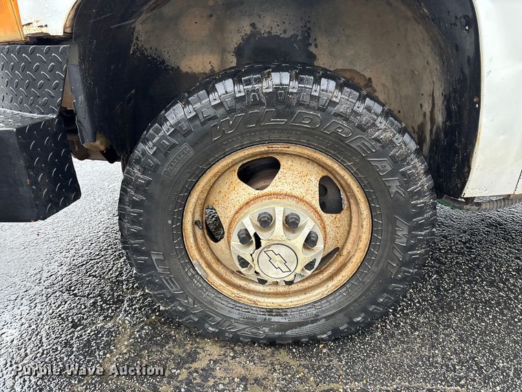 image for item EV3223 2008 Chevrolet Silverado 3500HD bale bed pickup truck