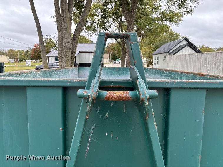 image for item EV3227 Roll-off dumpster