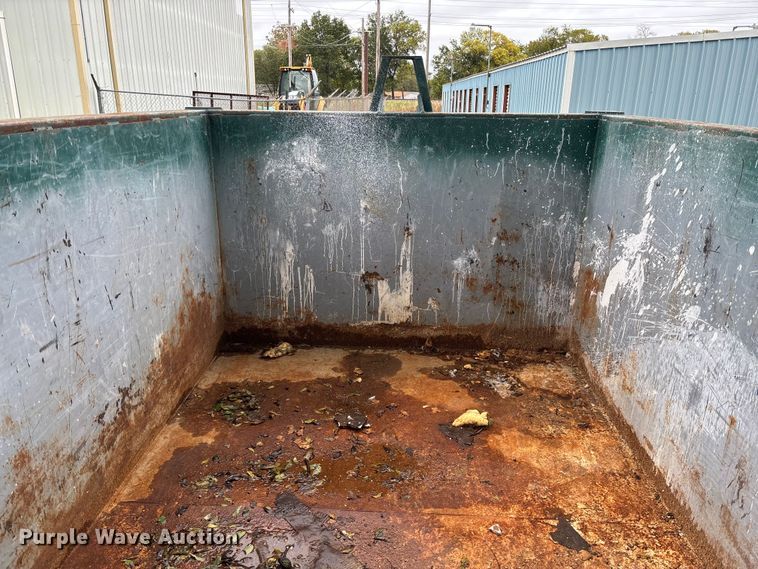 image for item EV3227 Roll-off dumpster