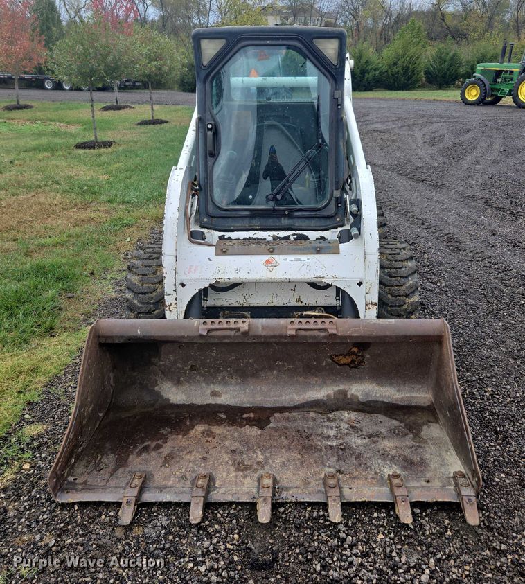image for item EV5444 2001 Bobcat 773 skid steer loader