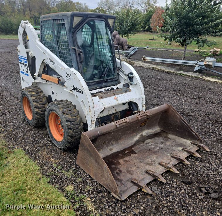 image for item EV5444 2001 Bobcat 773 skid steer loader