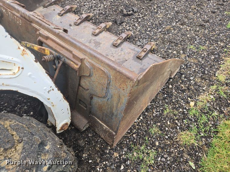 image for item EV5444 2001 Bobcat 773 skid steer loader