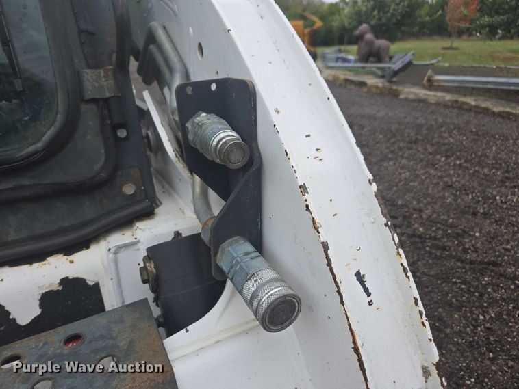 image for item EV5444 2001 Bobcat 773 skid steer loader