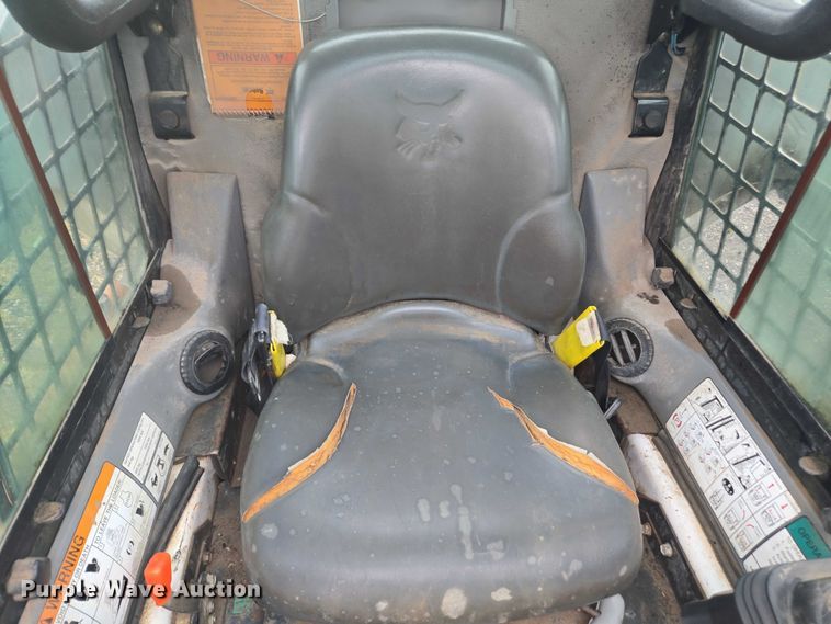 image for item EV5444 2001 Bobcat 773 skid steer loader