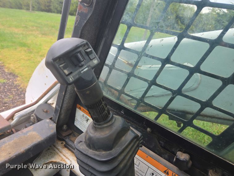 image for item EV5444 2001 Bobcat 773 skid steer loader