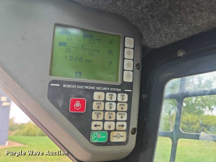 image for item EV5444 2001 Bobcat 773 skid steer loader