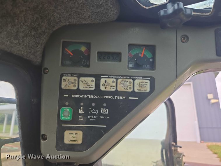 image for item EV5444 2001 Bobcat 773 skid steer loader