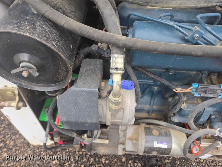 image for item EV5444 2001 Bobcat 773 skid steer loader