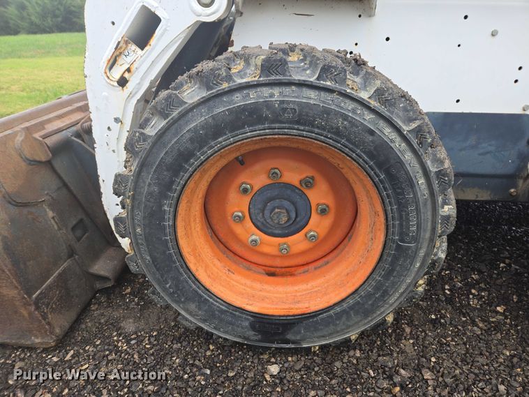 image for item EV5444 2001 Bobcat 773 skid steer loader