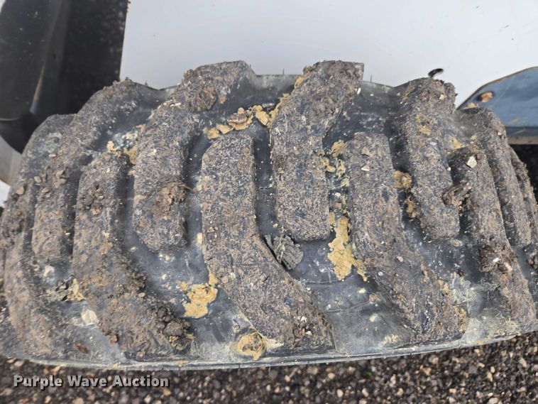 image for item EV5444 2001 Bobcat 773 skid steer loader