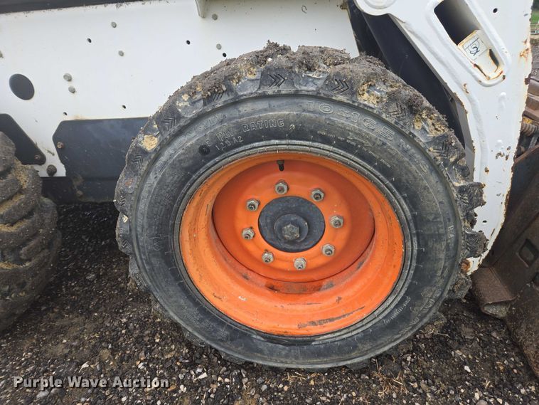 image for item EV5444 2001 Bobcat 773 skid steer loader