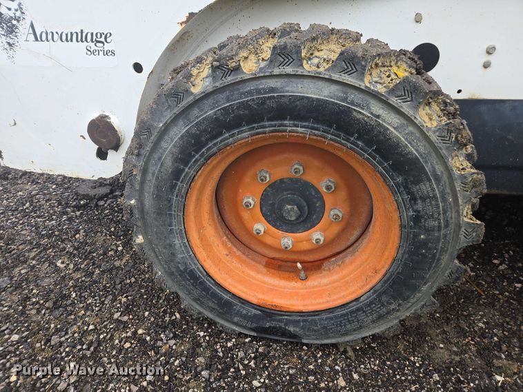 image for item EV5444 2001 Bobcat 773 skid steer loader