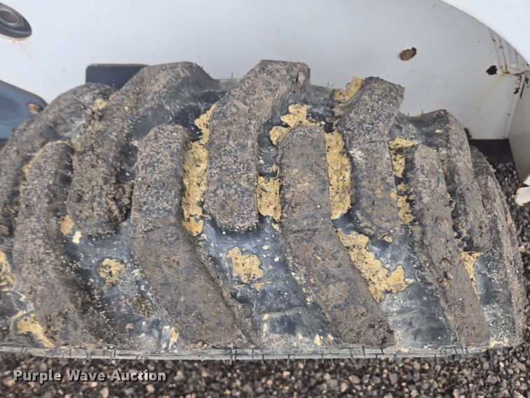 image for item EV5444 2001 Bobcat 773 skid steer loader