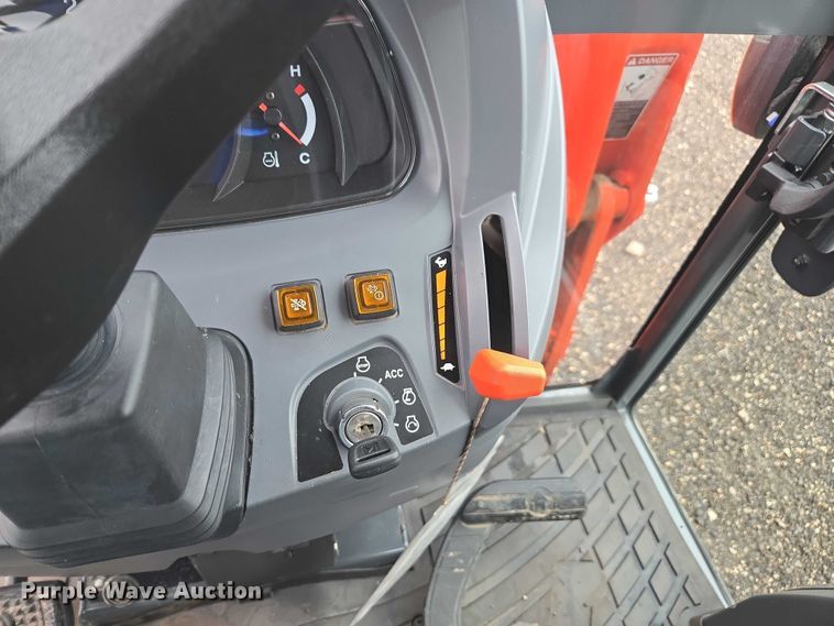 image for item EV5446 2019 Kubota MX6000 MFWD tractor