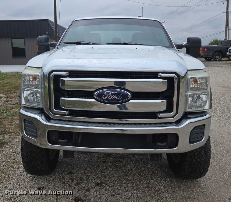 image for item EV5449 2016 Ford F250 Super Duty Crew Cab pickup truck