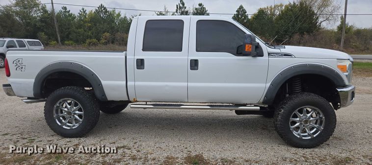 image for item EV5449 2016 Ford F250 Super Duty Crew Cab pickup truck