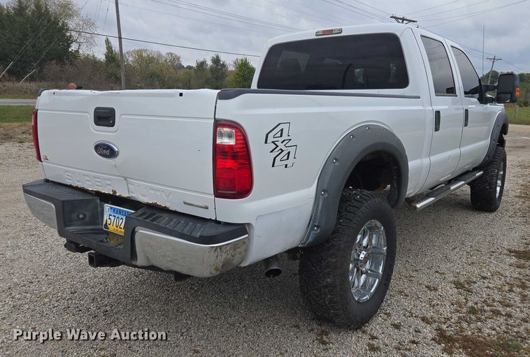 image for item EV5449 2016 Ford F250 Super Duty Crew Cab pickup truck