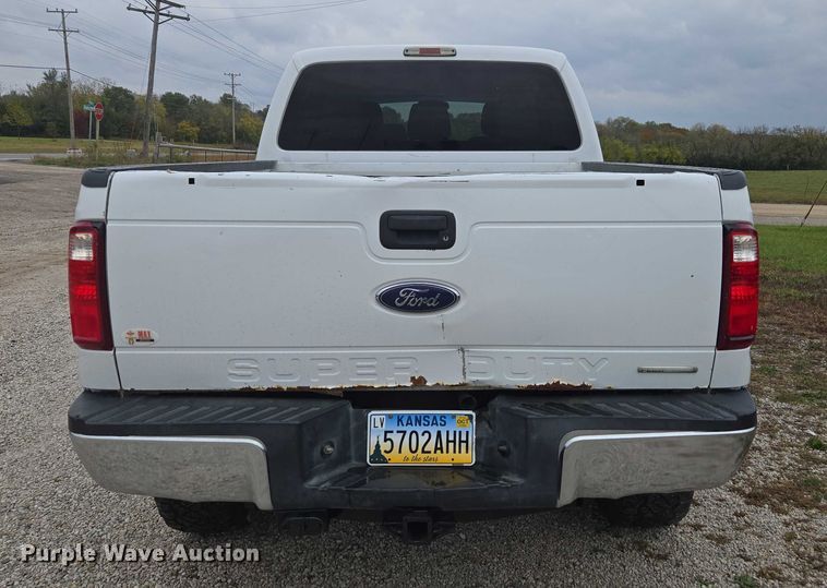 image for item EV5449 2016 Ford F250 Super Duty Crew Cab pickup truck