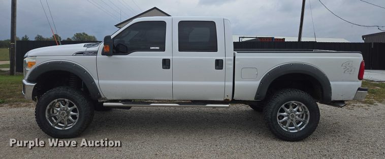 image for item EV5449 2016 Ford F250 Super Duty Crew Cab pickup truck