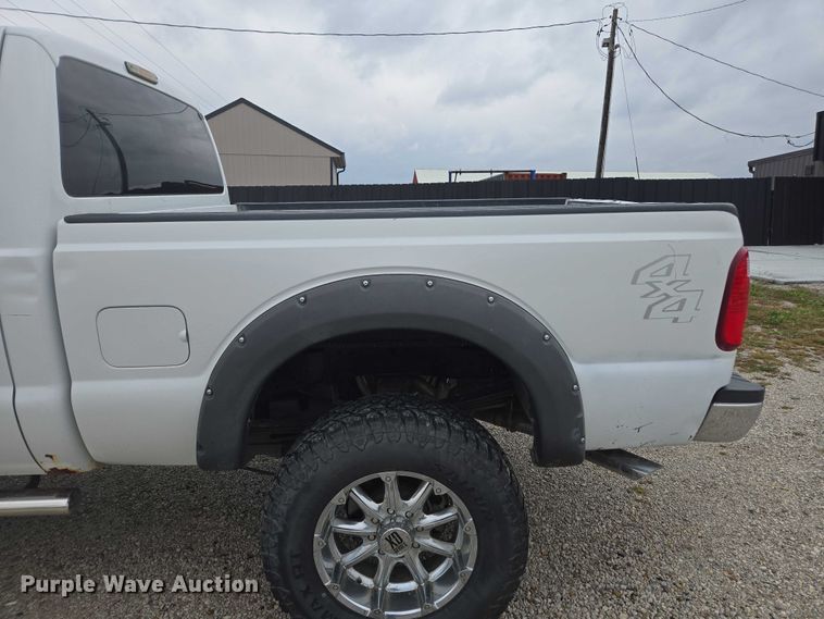 image for item EV5449 2016 Ford F250 Super Duty Crew Cab pickup truck