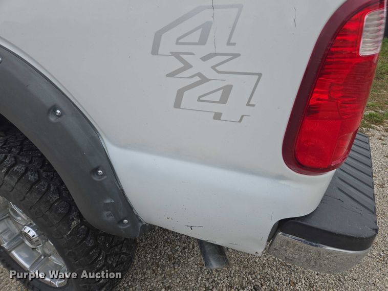 image for item EV5449 2016 Ford F250 Super Duty Crew Cab pickup truck