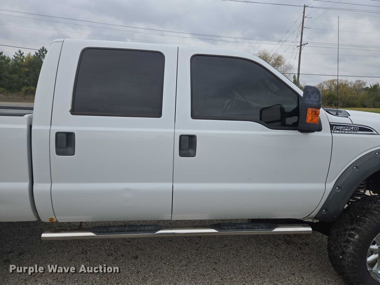 image for item EV5449 2016 Ford F250 Super Duty Crew Cab pickup truck