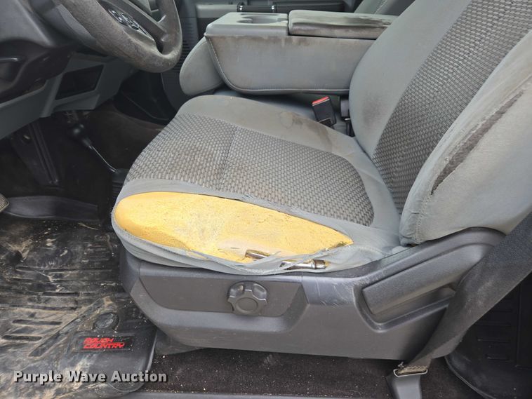 image for item EV5449 2016 Ford F250 Super Duty Crew Cab pickup truck