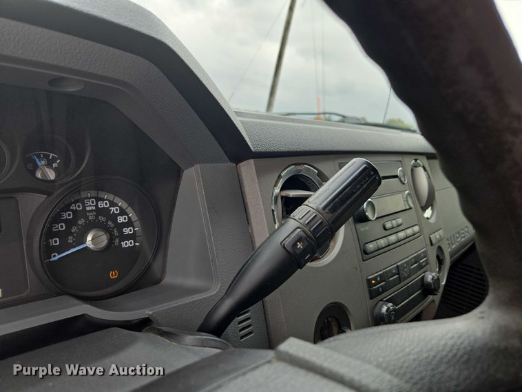 image for item EV5449 2016 Ford F250 Super Duty Crew Cab pickup truck