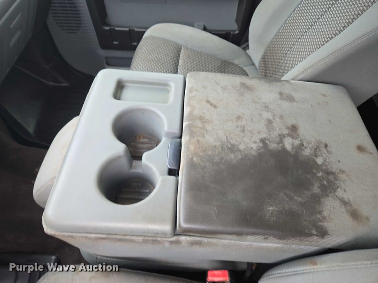 image for item EV5449 2016 Ford F250 Super Duty Crew Cab pickup truck