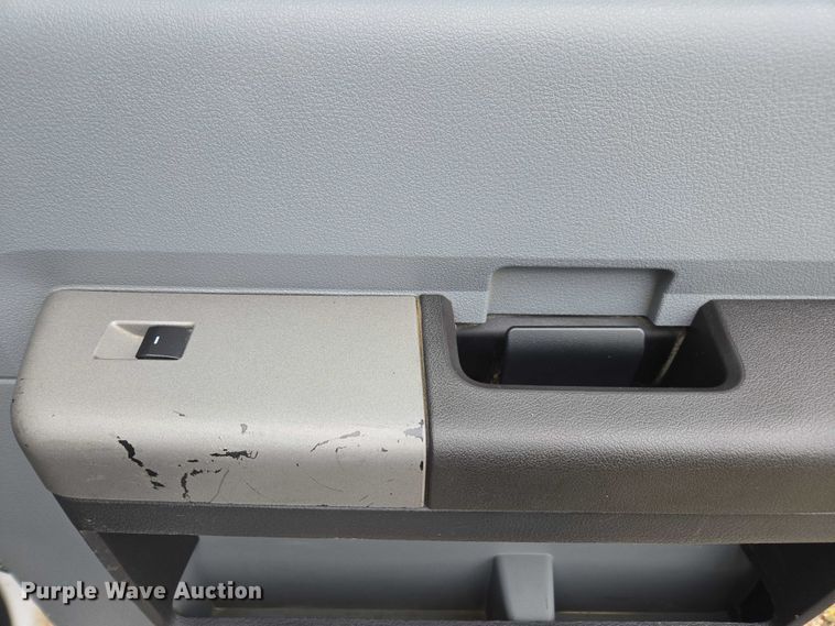 image for item EV5449 2016 Ford F250 Super Duty Crew Cab pickup truck