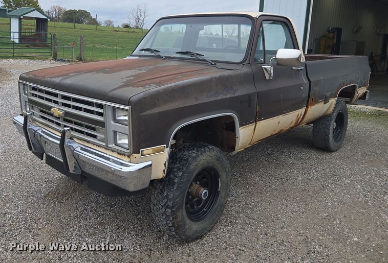 image for item EV5450 1987 Chevrolet K10 pickup truck