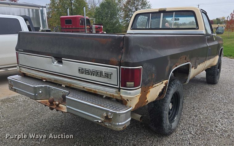 image for item EV5450 1987 Chevrolet K10 pickup truck