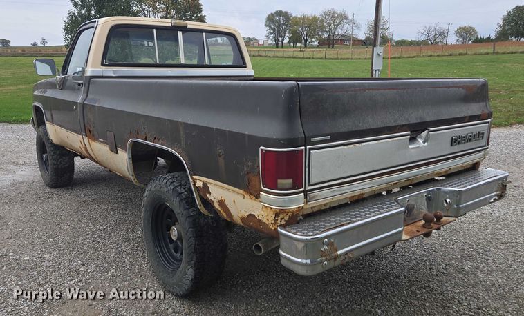 image for item EV5450 1987 Chevrolet K10 pickup truck