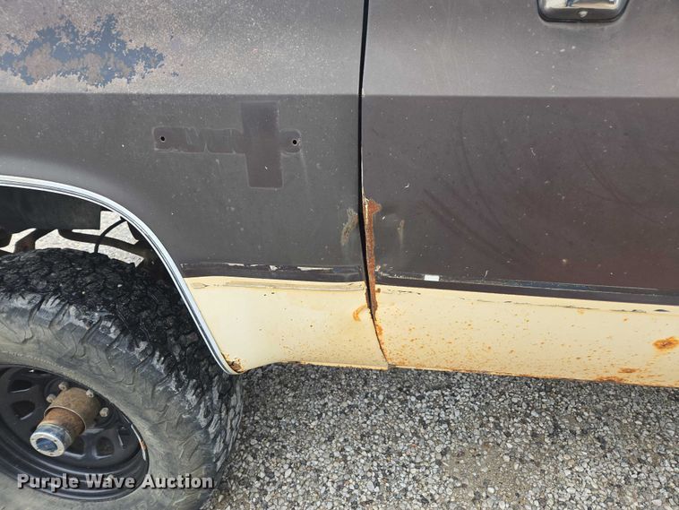 image for item EV5450 1987 Chevrolet K10 pickup truck