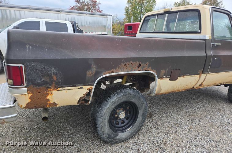 image for item EV5450 1987 Chevrolet K10 pickup truck