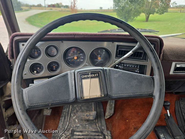 image for item EV5450 1987 Chevrolet K10 pickup truck